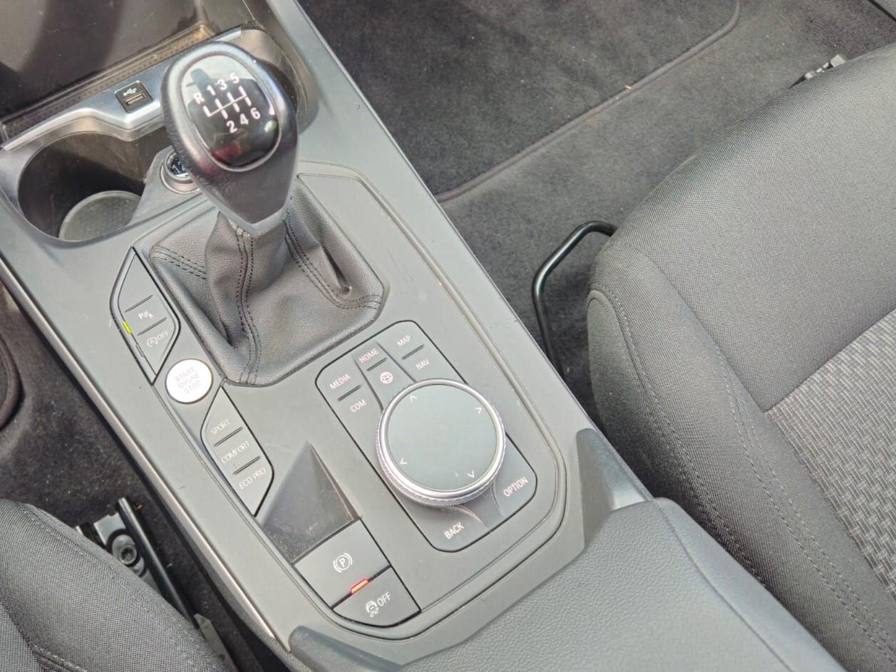 Bmw 116 116d 5p. Business Advantage