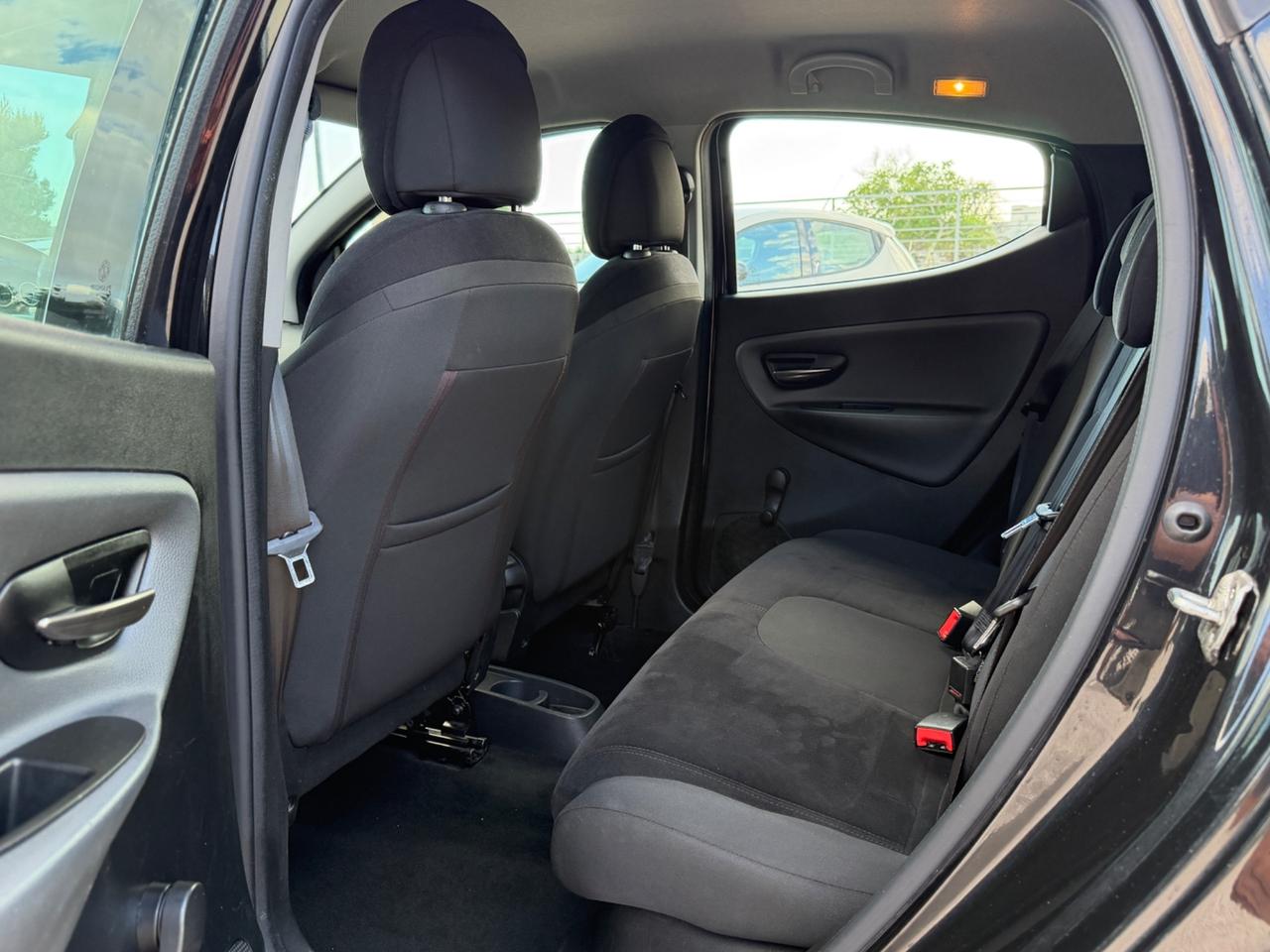 Lancia Ypsilon 1.2 69 CV 5 porte S&S Gold