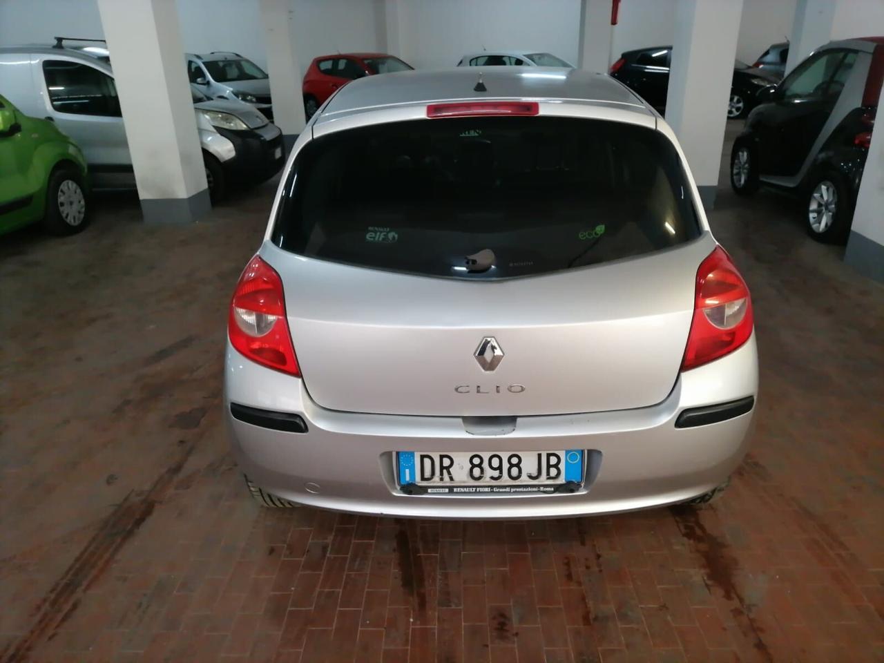 Renault Clio 1.2 16v 75cv 5p Dyn OK NEOP.