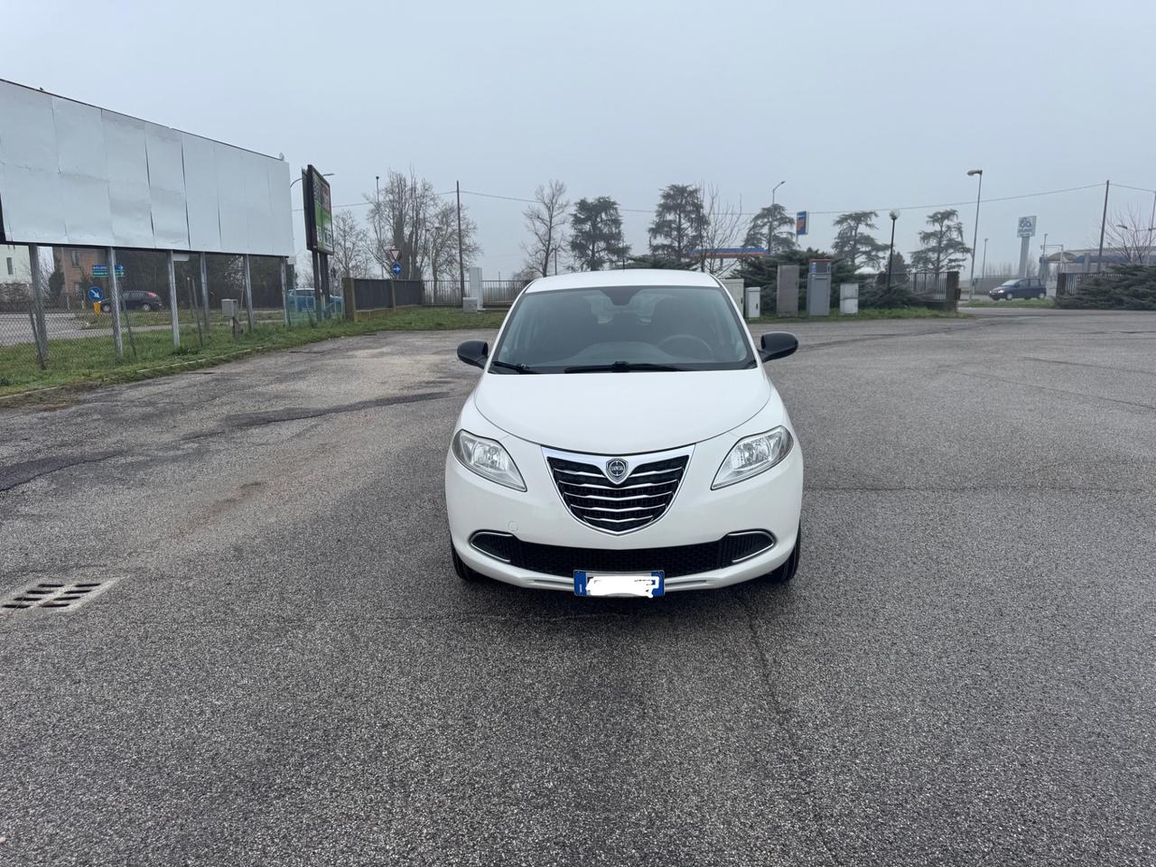 Lancia Ypsilon 1.2 69 CV 5 porte GPL Ecochic Gold