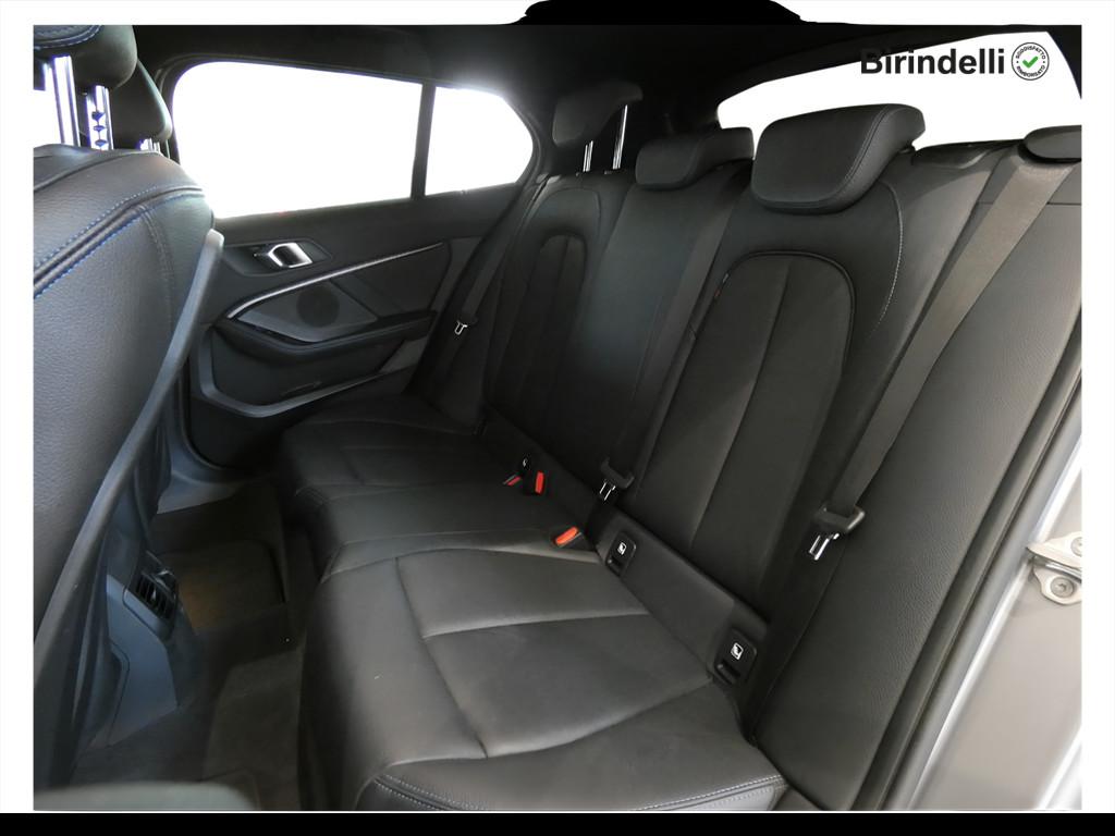 BMW Serie 1 (F40) - M 135i xDrive