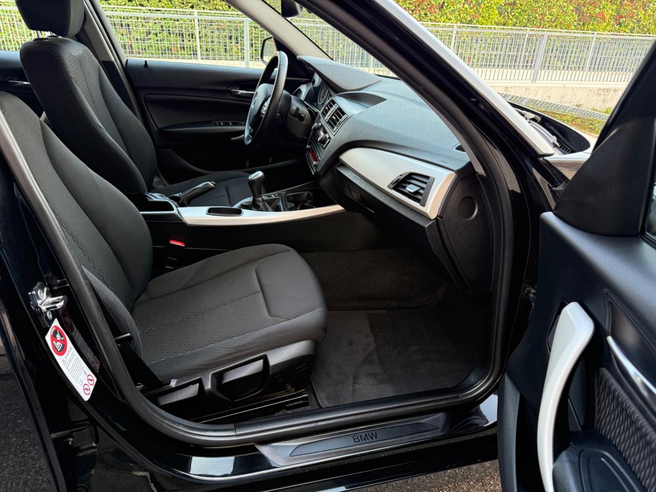 Bmw 116d 5p. Unique