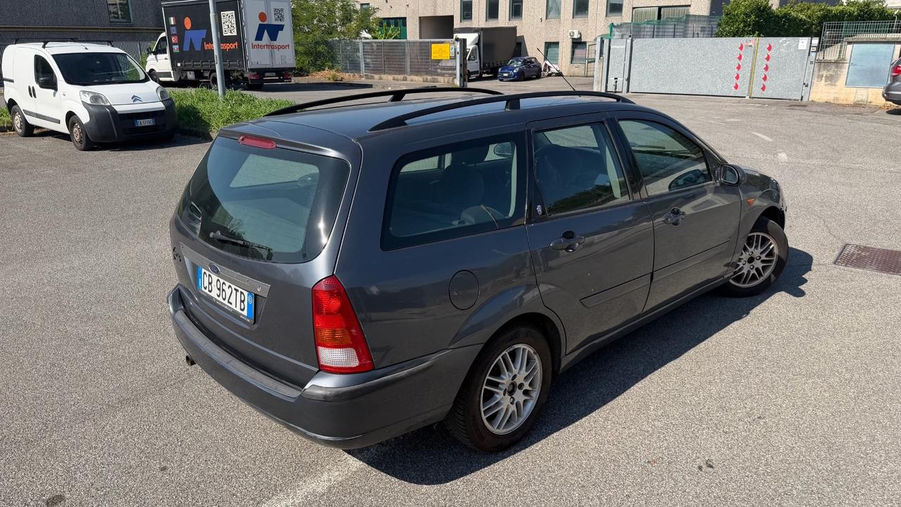 Ford Focus 1.8i 16V cat SW Ghia