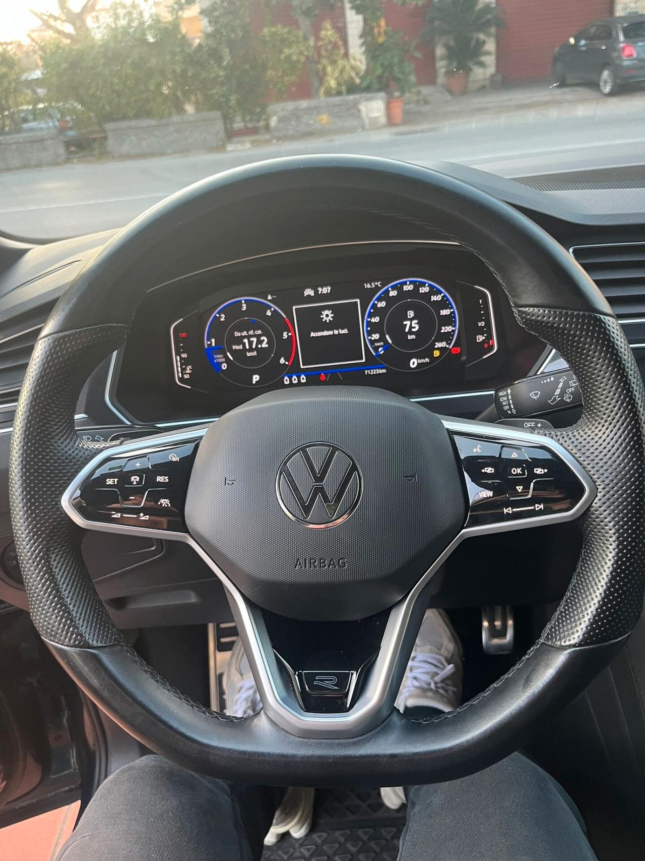 Volkswagen Tiguan 2.0 TDI 150 CV SCR DSG R-Line