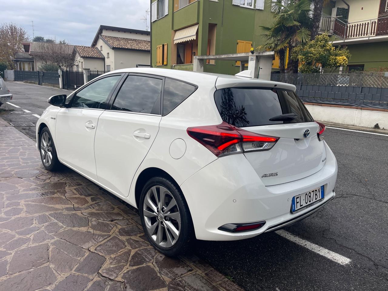Toyota Auris 1.8 Hybrid Lounge