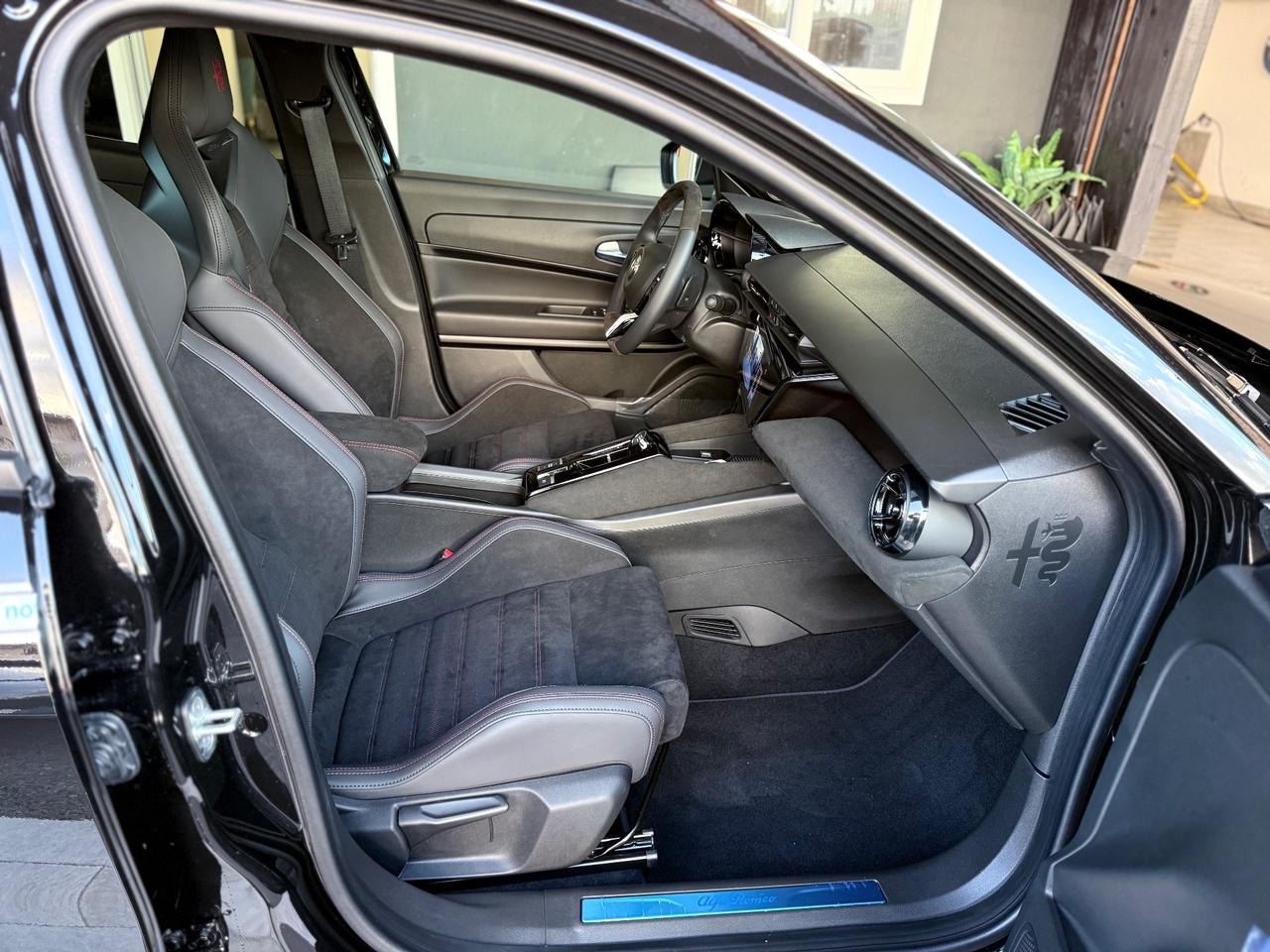 Alfa Romeo Junior 1.2 145 CV Hybrid eDCT6 Speciale