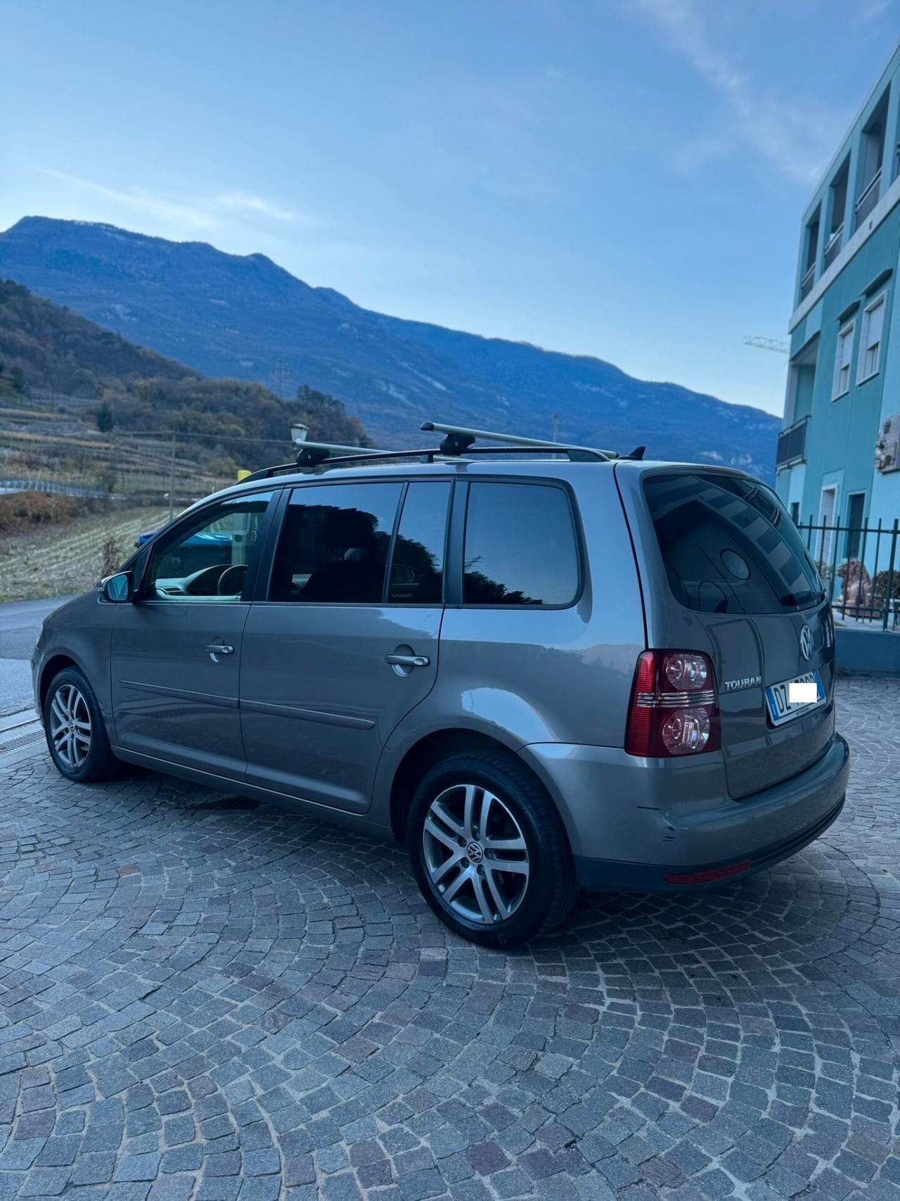 Volkswagen Touran 7 POSTI 1.6 Bifuel GPL ok neopat