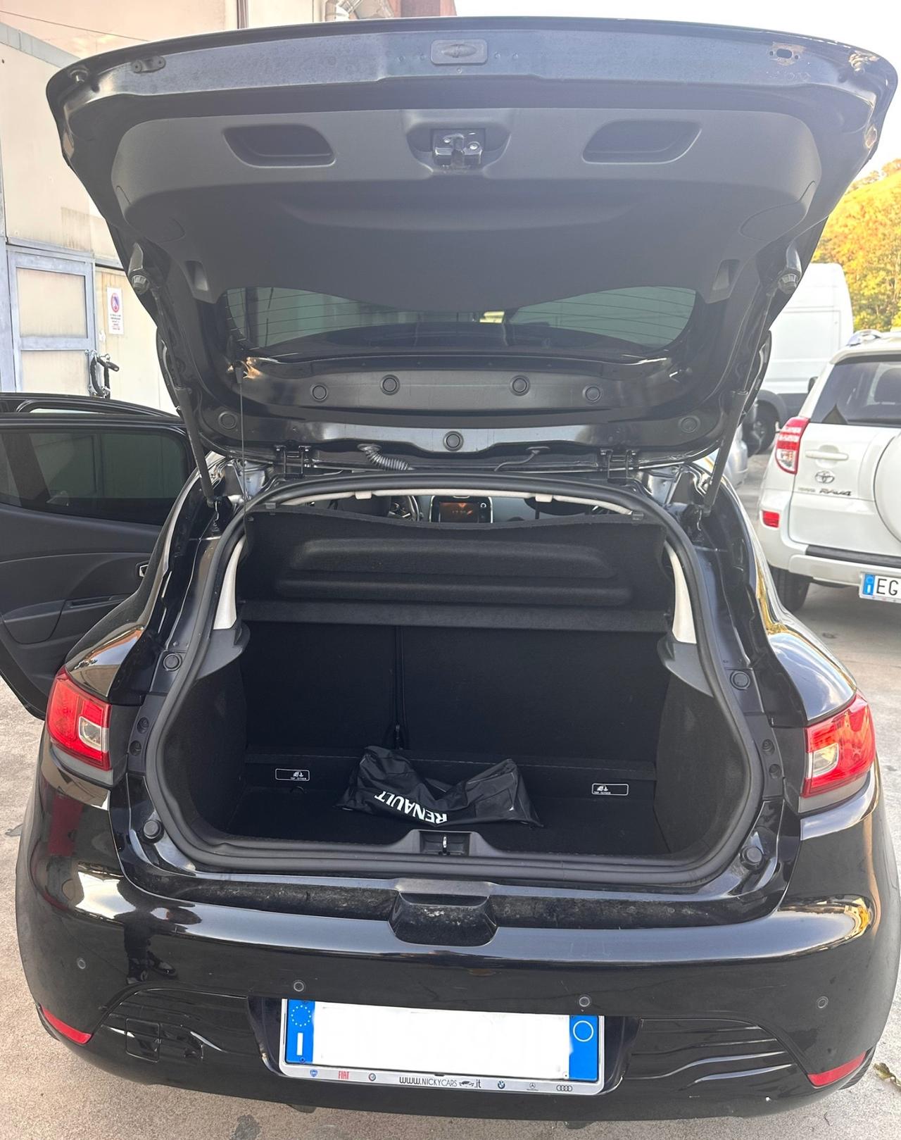 Renault Clio 1.2 Benz 75CV 5 porte Live NAVIG