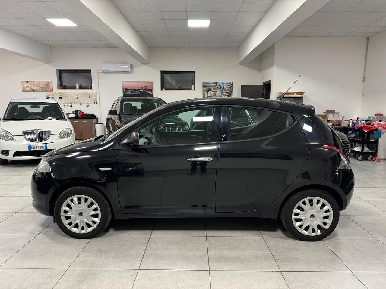 Lancia Ypsilon 1.2 BENZ NEOPATENTATI 2014