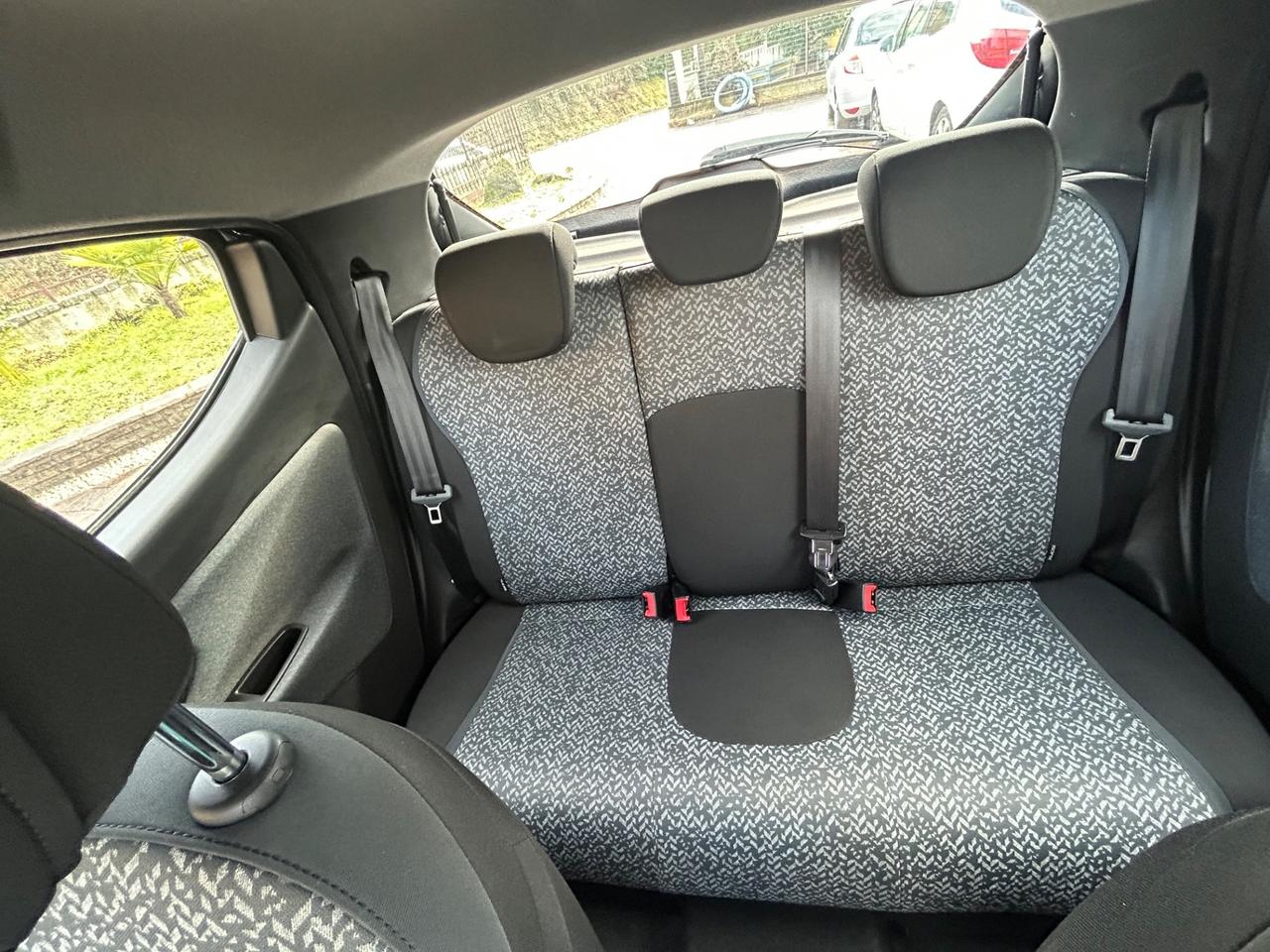 Lancia Ypsilon 1.0 Hybrid Ecochic