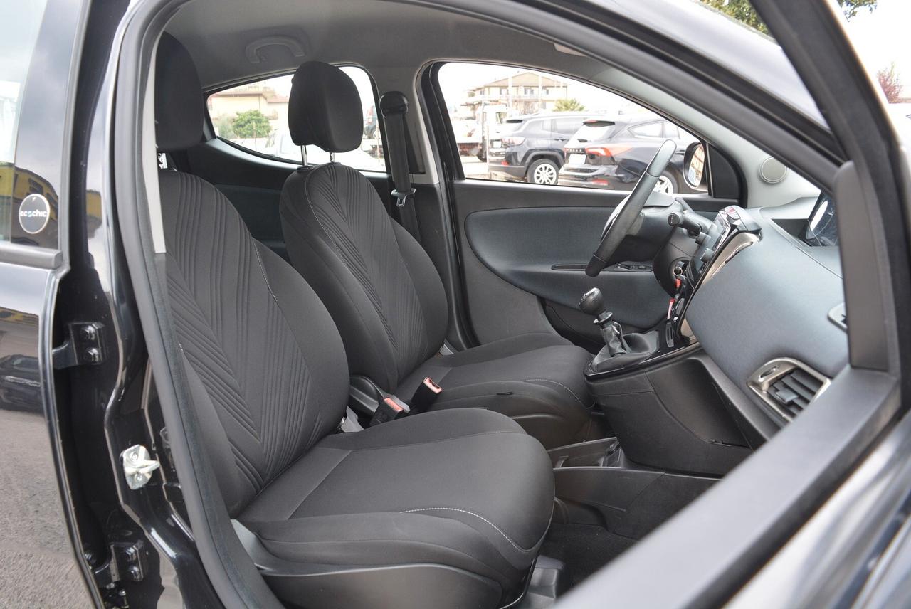 Lancia Ypsilon 1.0 FireFly 5 porte S&S Hybrid Ecochic Gold
