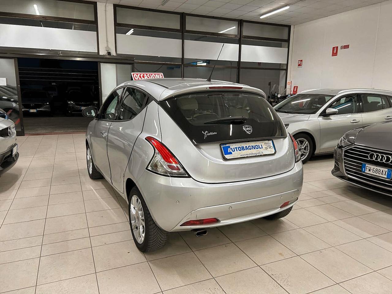 Lancia Ypsilon GOLD 1.2 69 CV 5 porte NEOPATENTATI