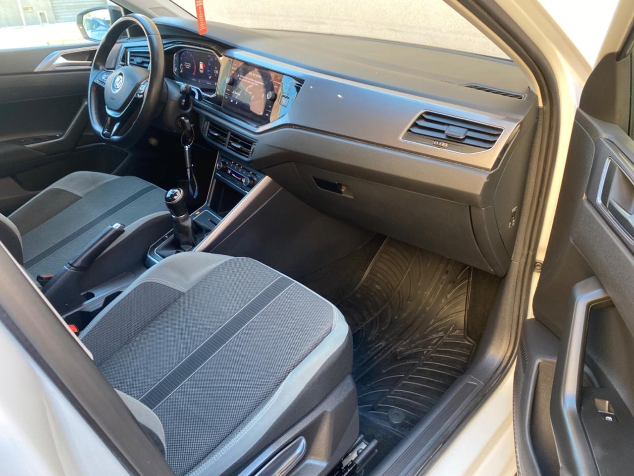Volkswagen Polo R-Line 1.0 Benzina