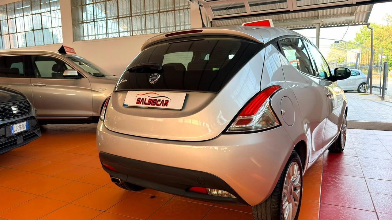 Lancia Ypsilon 1.2 69 CV 5 porte S&S Gold