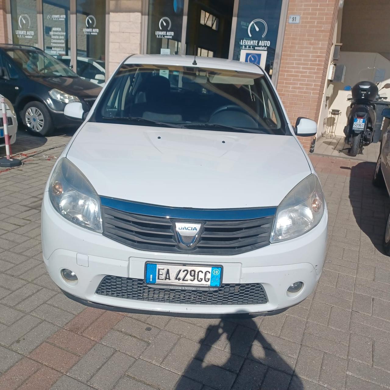 153.628KM ECONOMICA GPL DI FABBRICA SANDERO 1.4