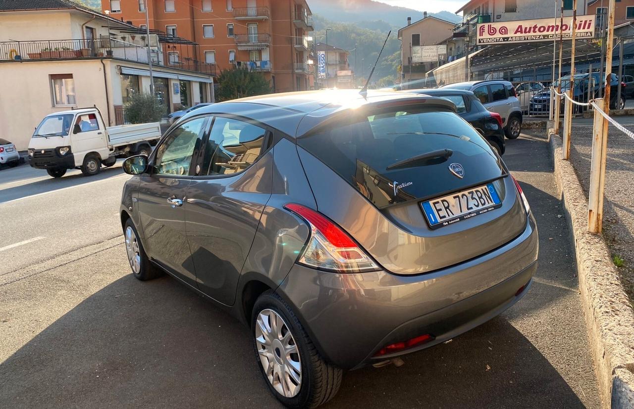 Lancia Ypsilon 1.2 69 CV 5 porte GPL Ecochic Silver
