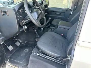 Land Rover Defender 90 2.4 TD4 Station Wagon S