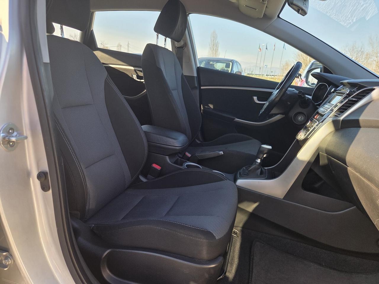 HYUNDAI I30 1.6DIESEL 81KW DEL 2013