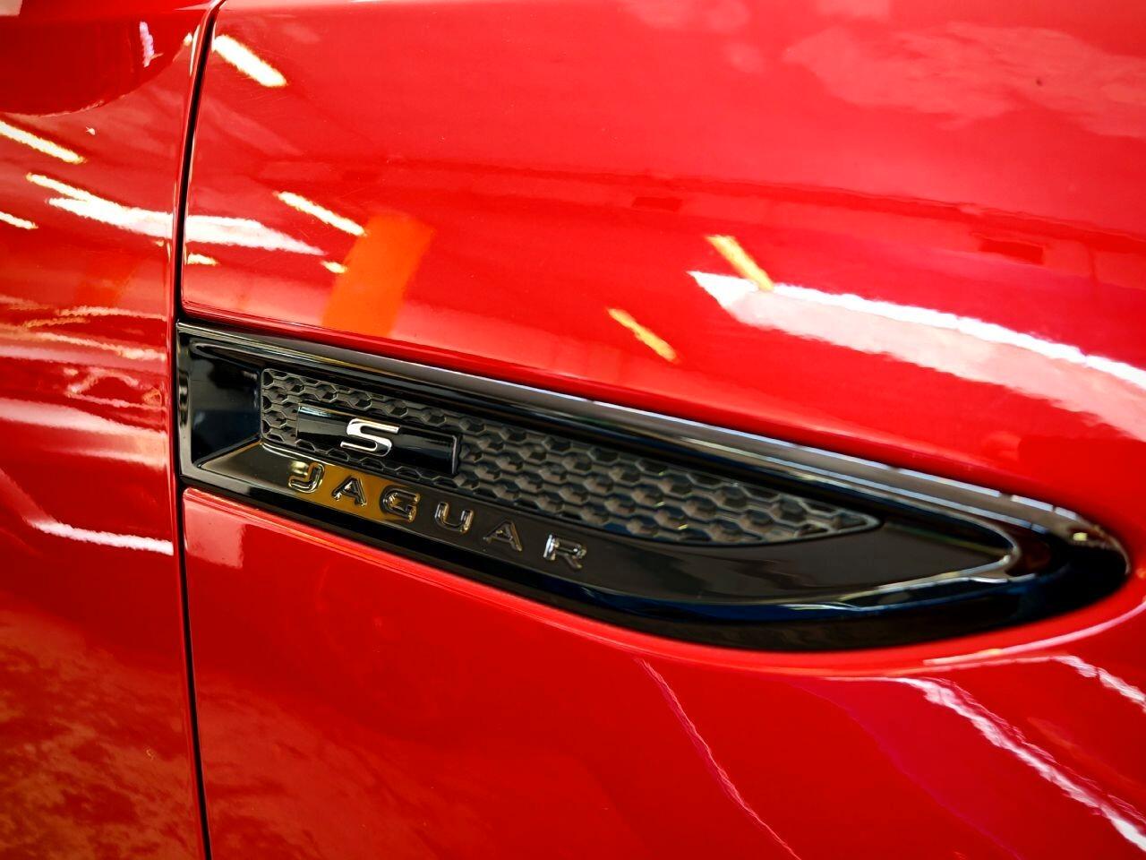 Jaguar E-Pace 2.0D 240cv AWD aut. R-Dynamic S My19