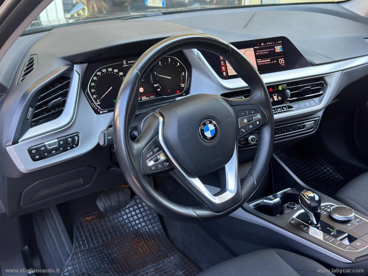 BMW 116d 5p. Business Advantage FARI CAR PLAY