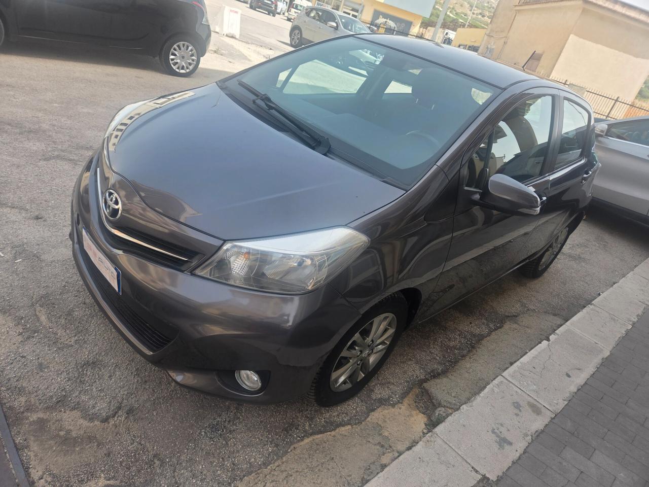 TOYOTA YARIS ANNO 2014 1.0 BENZINA 70 CV KM 90000 CERTIF