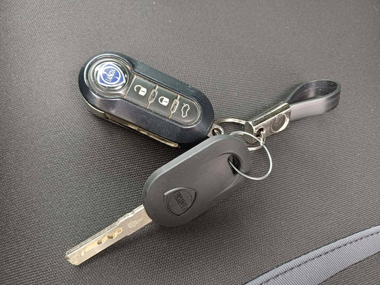 Lancia Ypsilon 1.2 69 CV 5 porte GPL Ecochic Silver