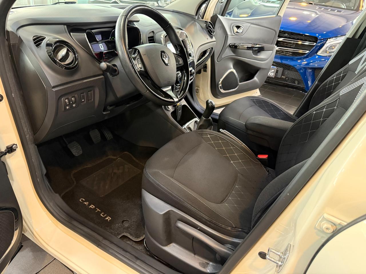 Renault Captur Benzina 90 CV Neopatentati