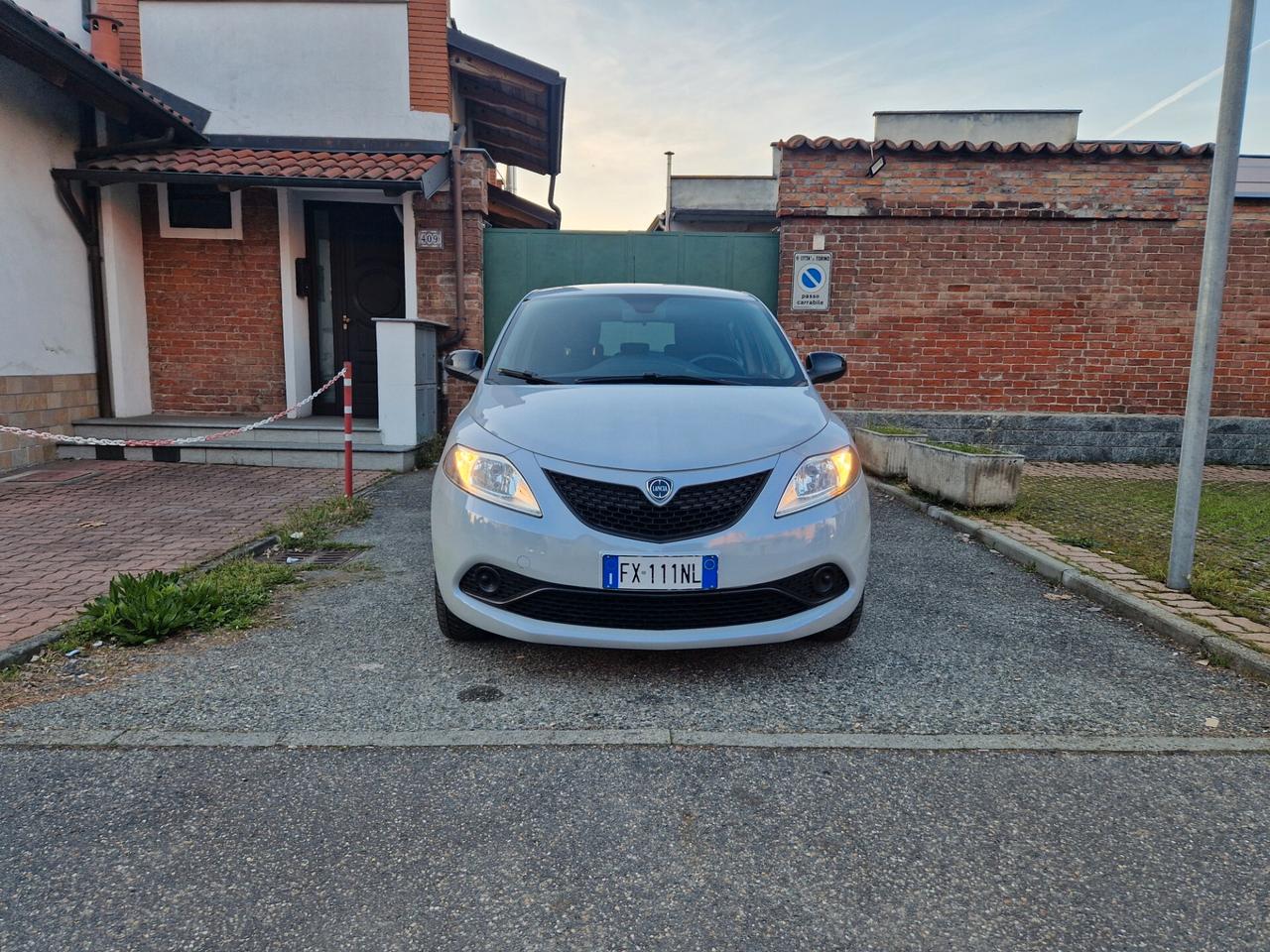 Lancia Ypsilon 1.2 70CV "64.100 km" Bluetooth, Sensori posteriori