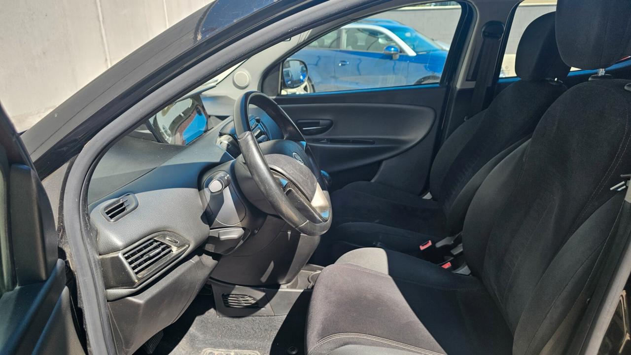 Lancia Ypsilon 0.9 TwinAir 85 CV 5 porte S&S Platinum