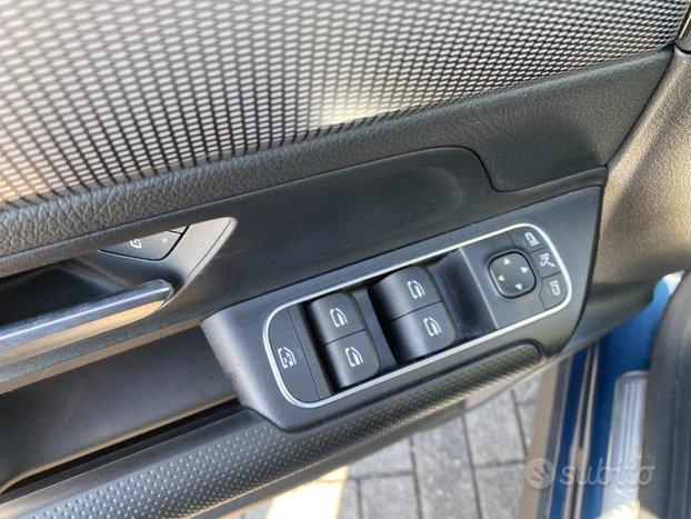 MERCEDES-BENZ GLA 200 d Automatic 4Matic Sport P