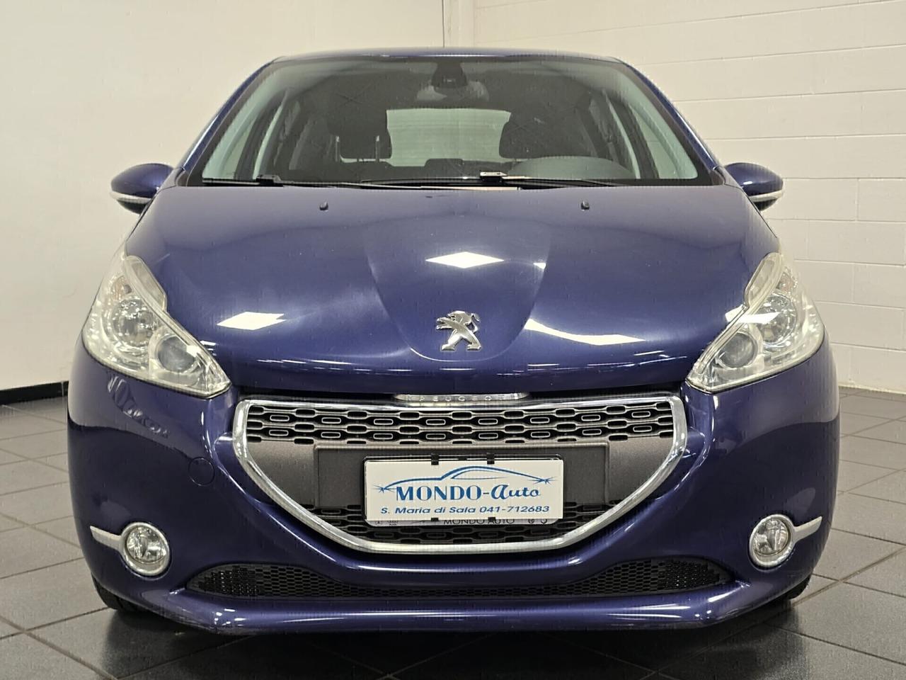 Peugeot 208 1.2 VTi 82 CV Allure 2013 OK NEOPATENTATI