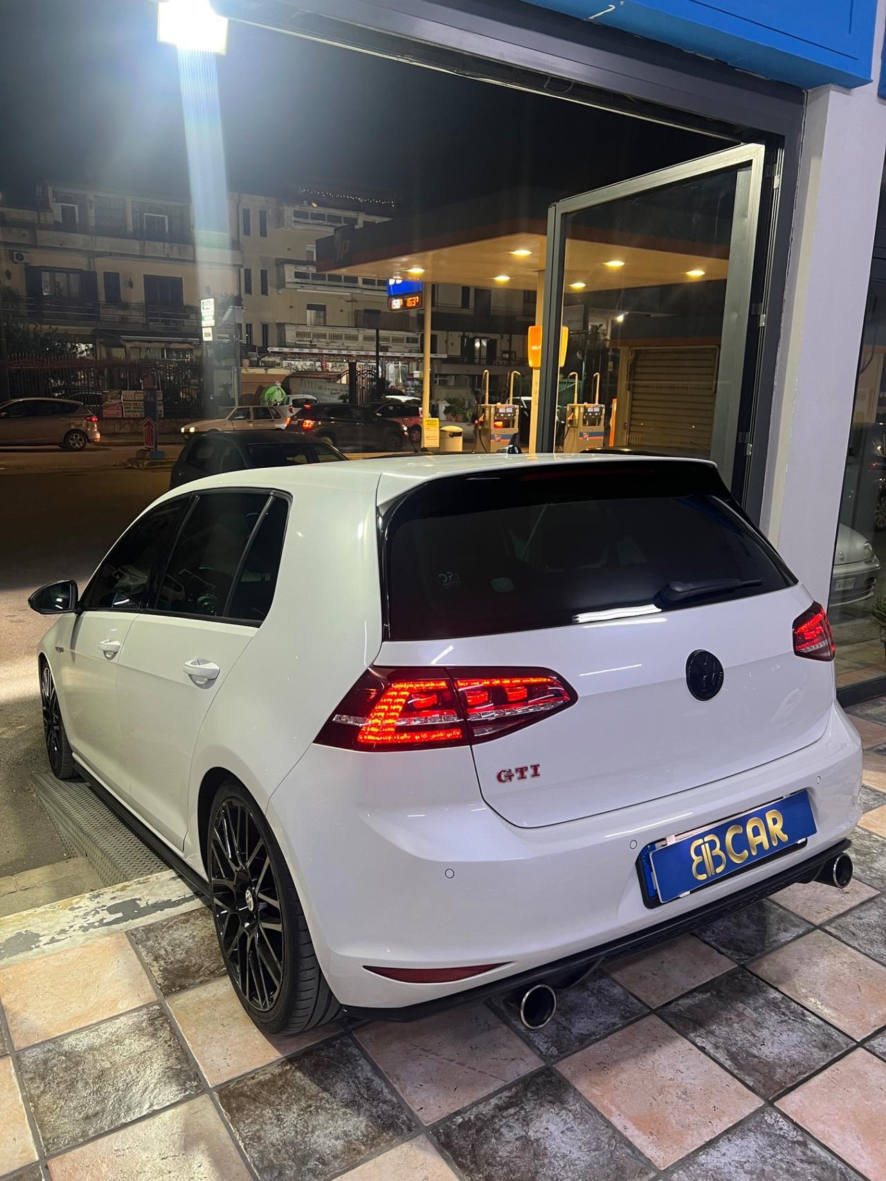 Volkswagen Golf GTI 350 CV Performance 2.0 TSI DSG 5p.