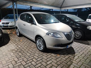 Lancia Ypsilon con 26 Euro 450 km
