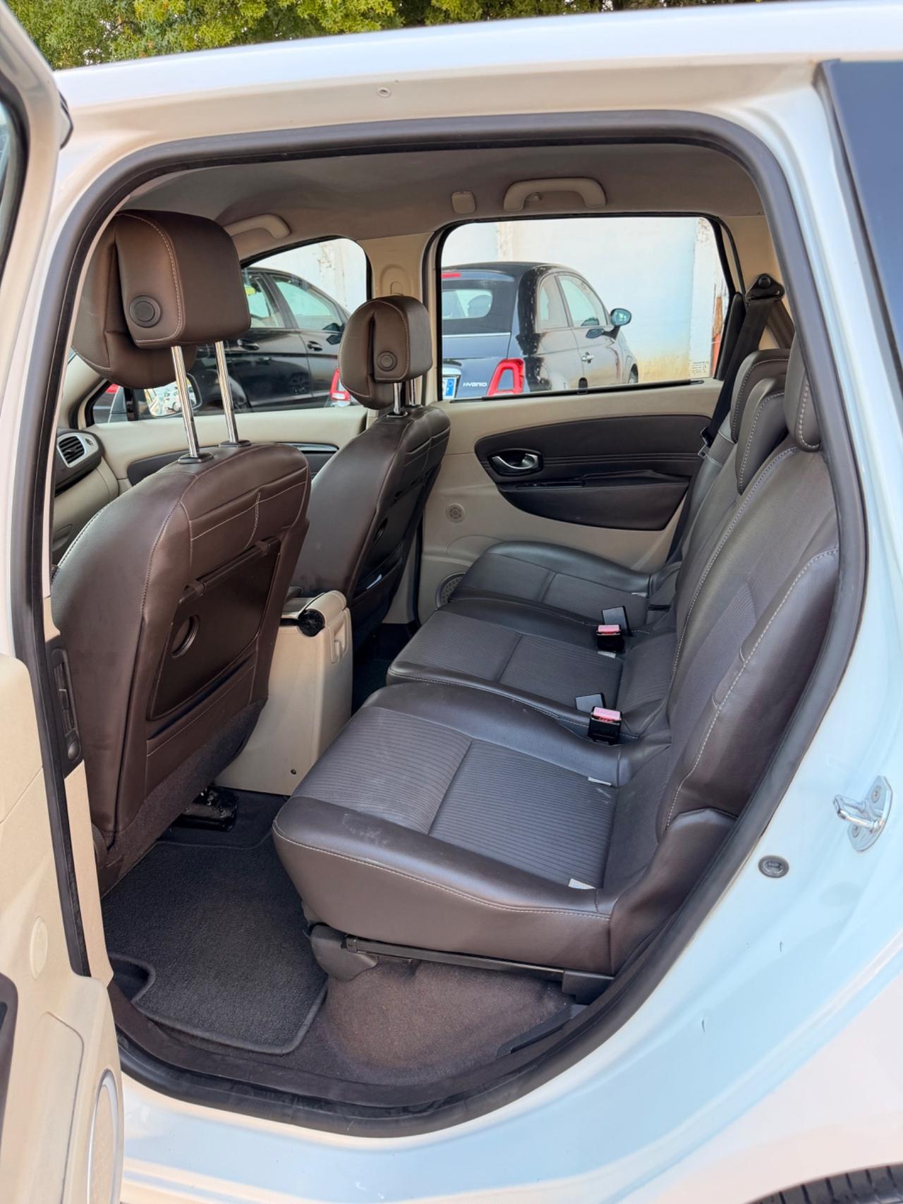 Renault Scenic 1.5DCI 2011 neopatentati pronto uso pelle navi