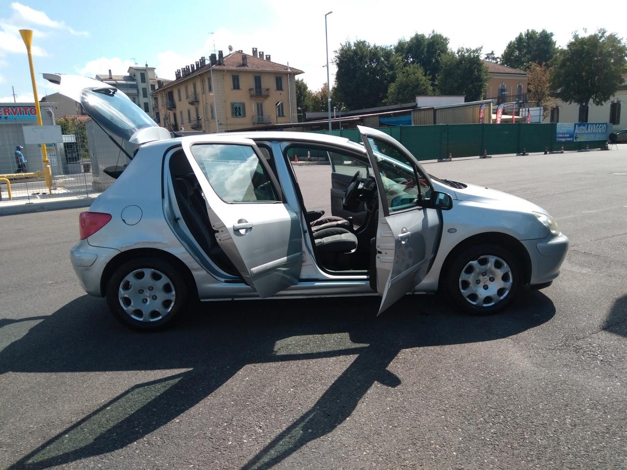 Peugeot 307 1.4 HDi 68cv diesel 5p. XR x neopatentati