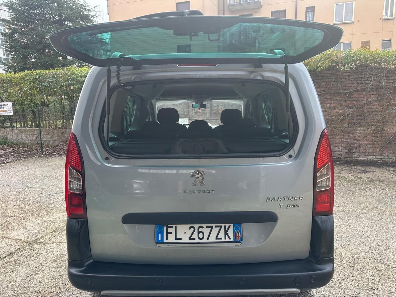 Peugeot Partner Tepee BlueHDi 100 Outdoor