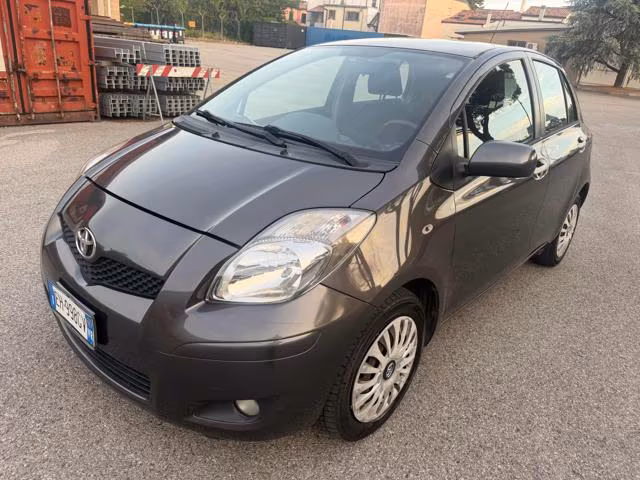 TOYOTA Yaris 1.4 D-4D DPF 5p Sol senza nessun lavoro da fare