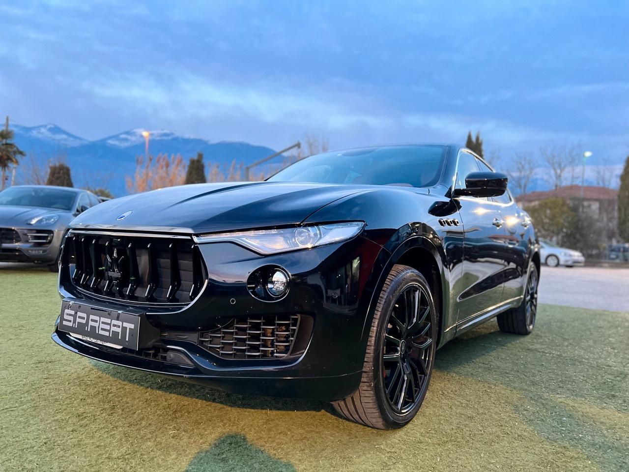 Maserati Levante V6 Diesel 275CV AWD SERVICE BOOK SAMOCAR/R"21/ PACK BLACK SOSPENSIONI