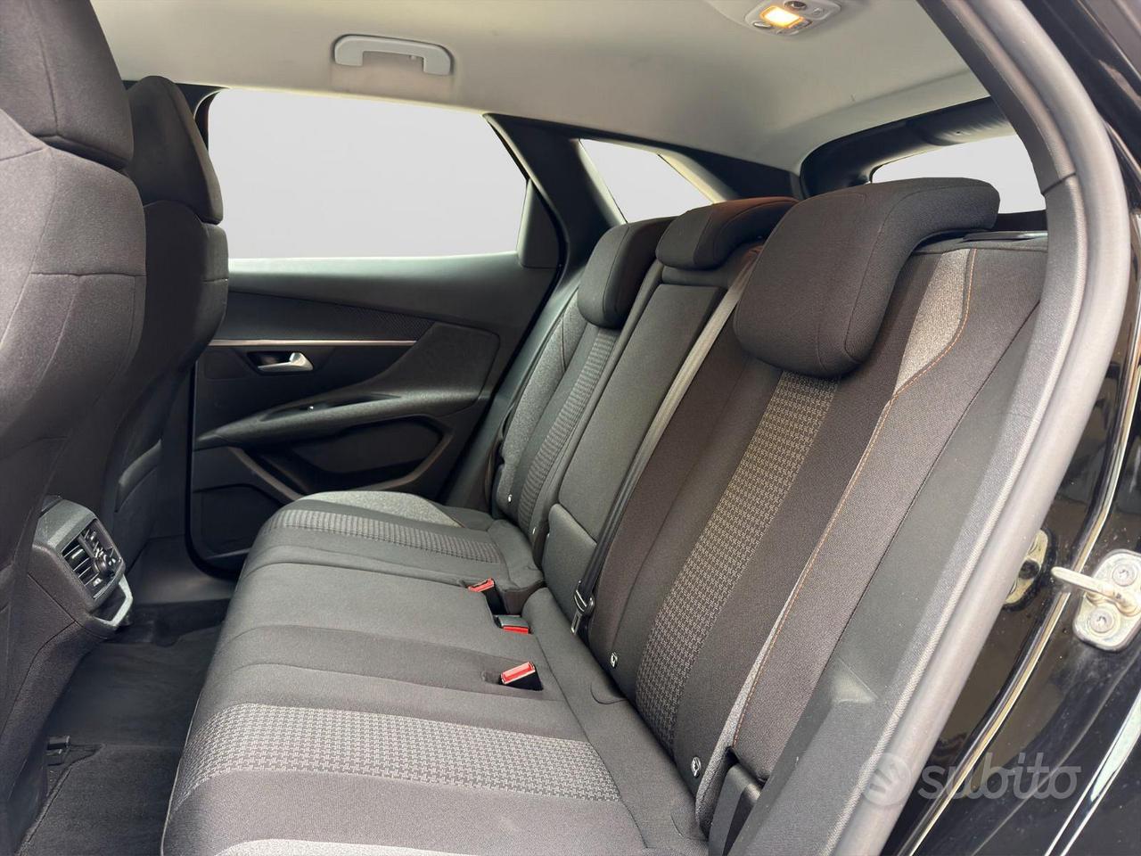 Peugeot 3008 1.5 HDi 130cv EAT8 ACTIVE LED/KEYLESS