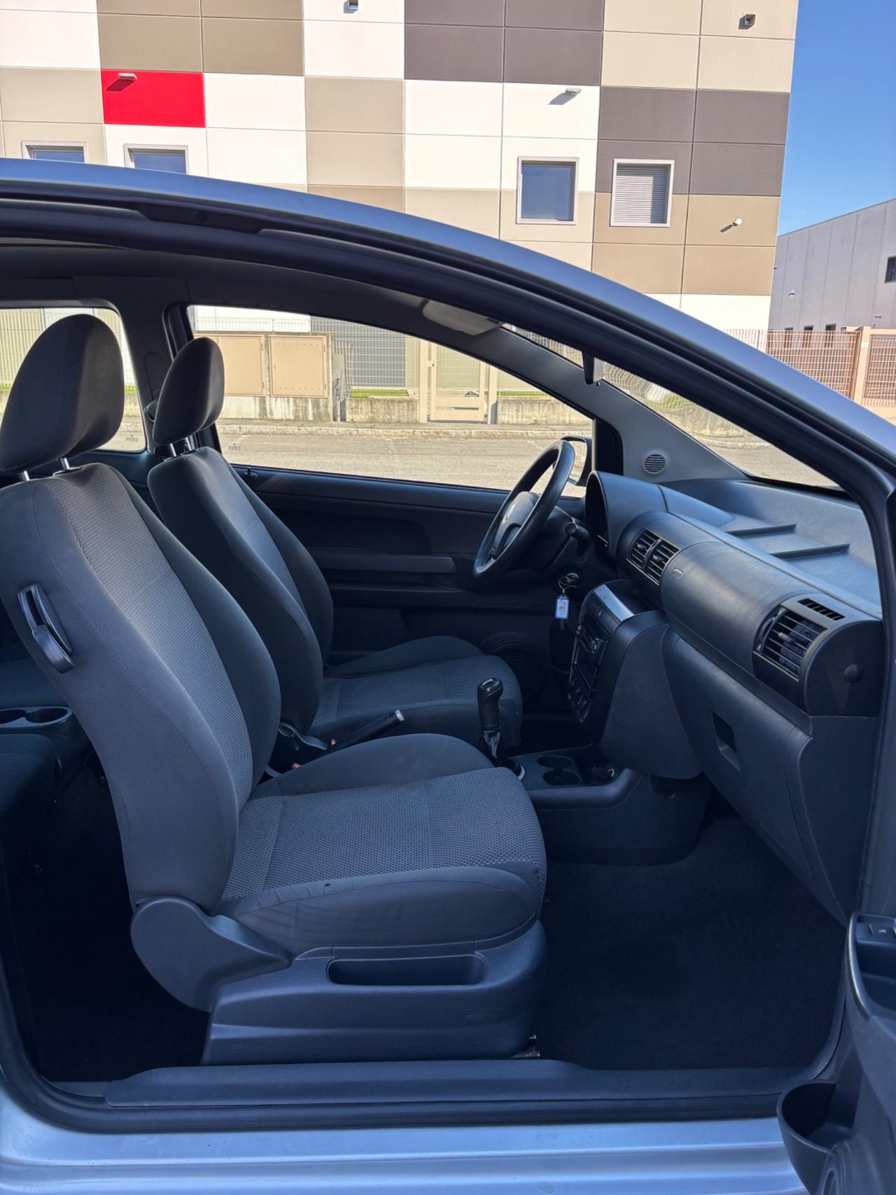 Volkswagen Fox 1.2 BENZINA