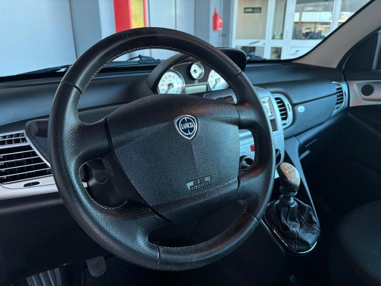 Lancia Ypsilon 3 Porte Ypsilon 1.2 8v Platinum 69cv