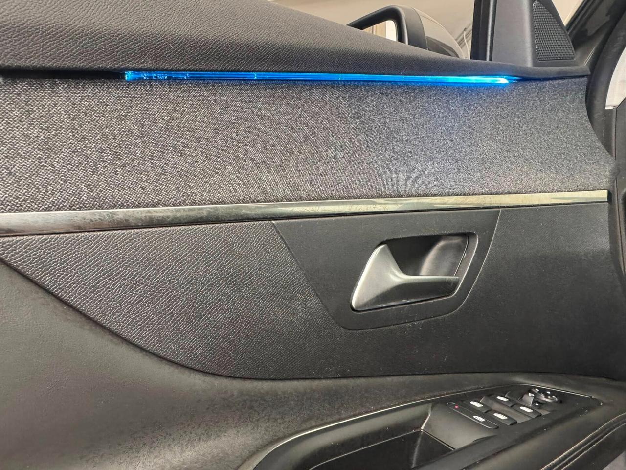 PEUGEOT 3008 1.6 HDI 120 CV. EAT8 TETTO+NAVI+BIXENO