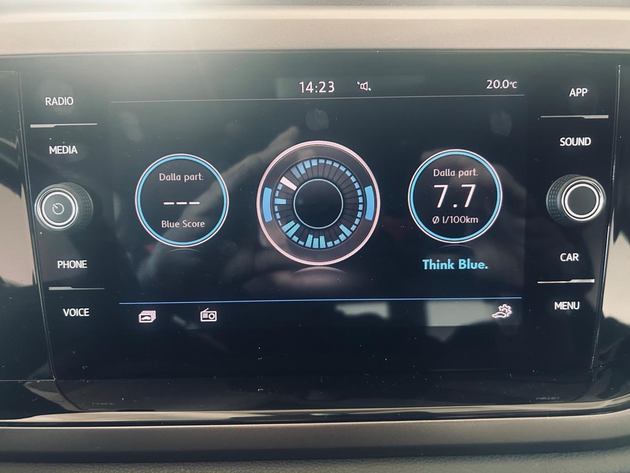 VW Polo 1000cc benzina x neopatentati 119000 km