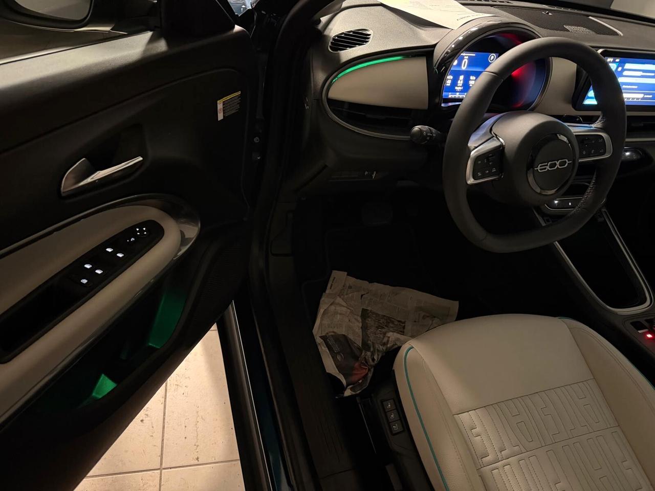 Fiat 600 Hybrid 100 CV DCT MHEV La Prima 230 al mese