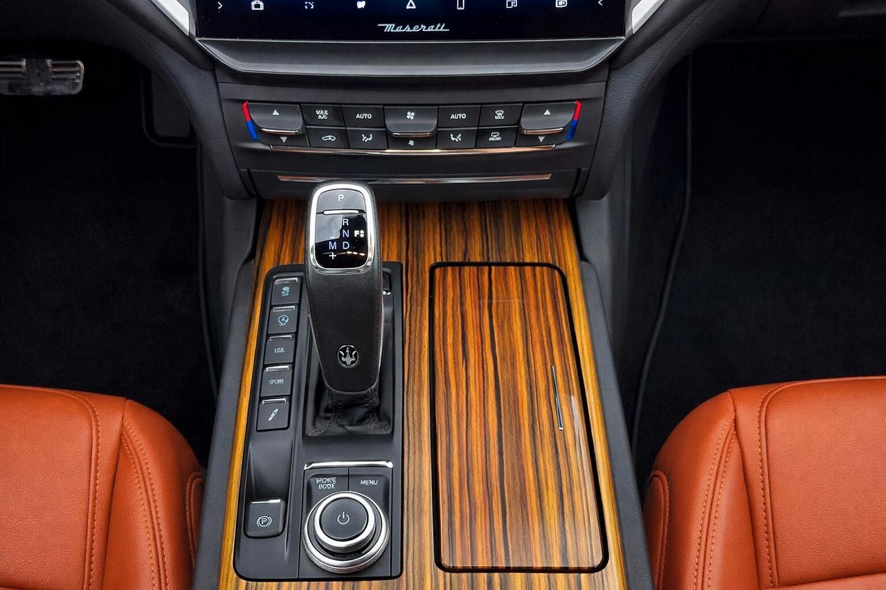 Maserati Ghibli 330 CV MHEV GRANSPORT