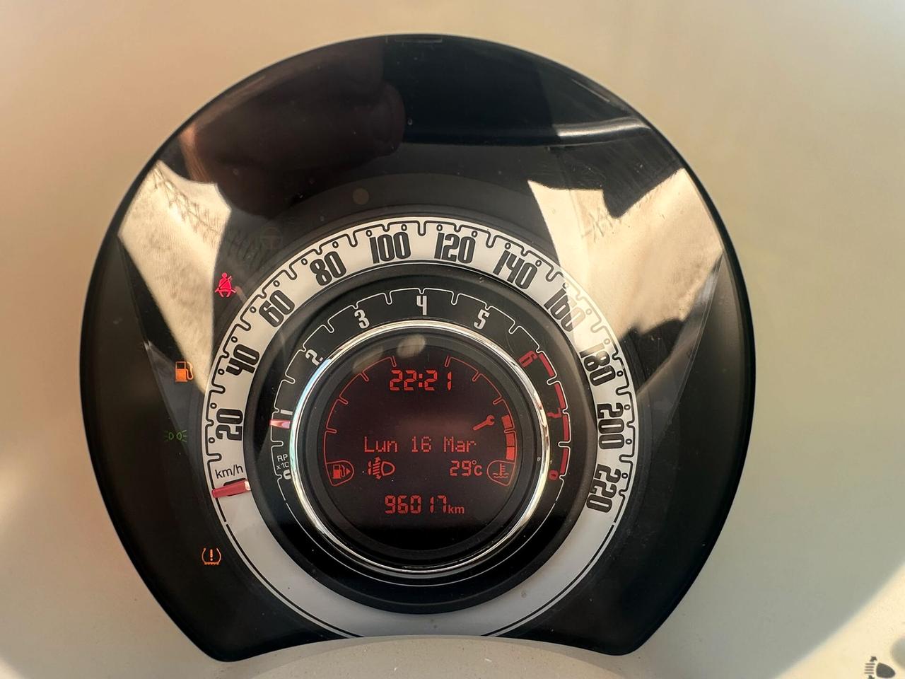 Fiat 500 2017 1.2 Lounge LEGGI