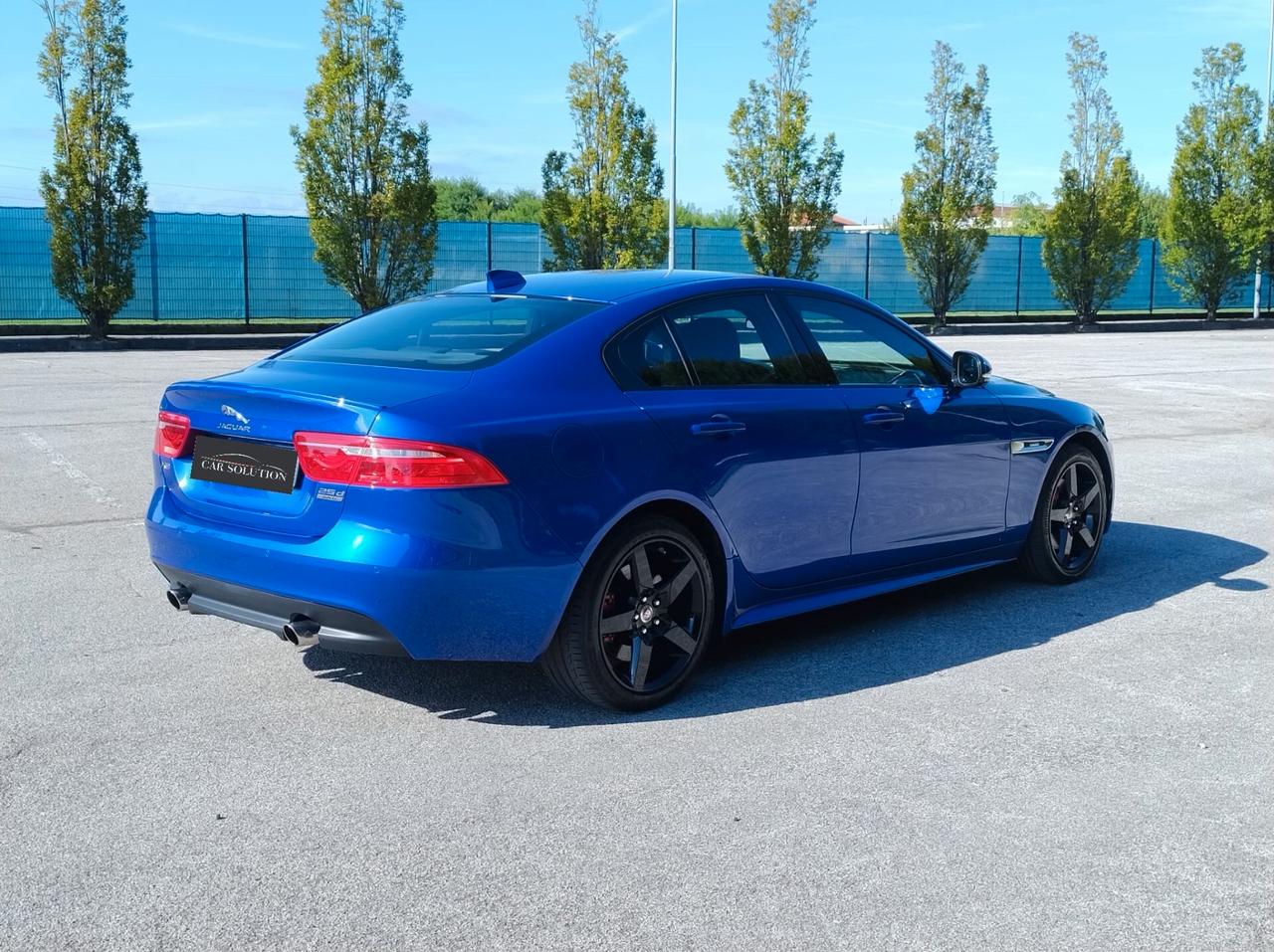 Jaguar XE 25d AWD 240cv aut. R-Sport