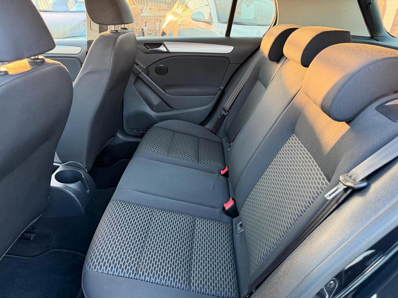 Volkswagen Golf 1.6 TDI DPF 5p. Trendline-04/2010