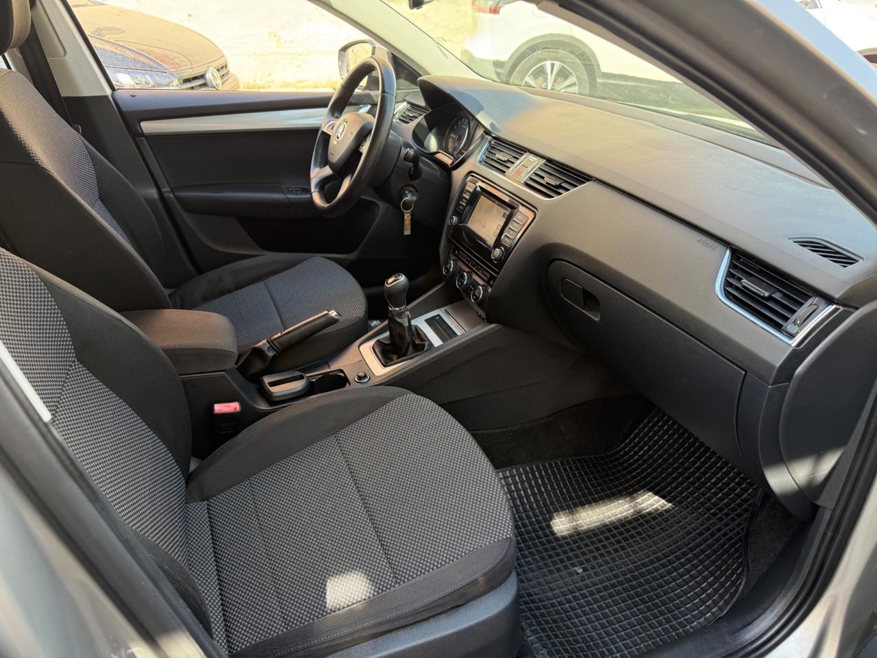 Skoda Octavia Station Wagon 1.6diesel - 2014