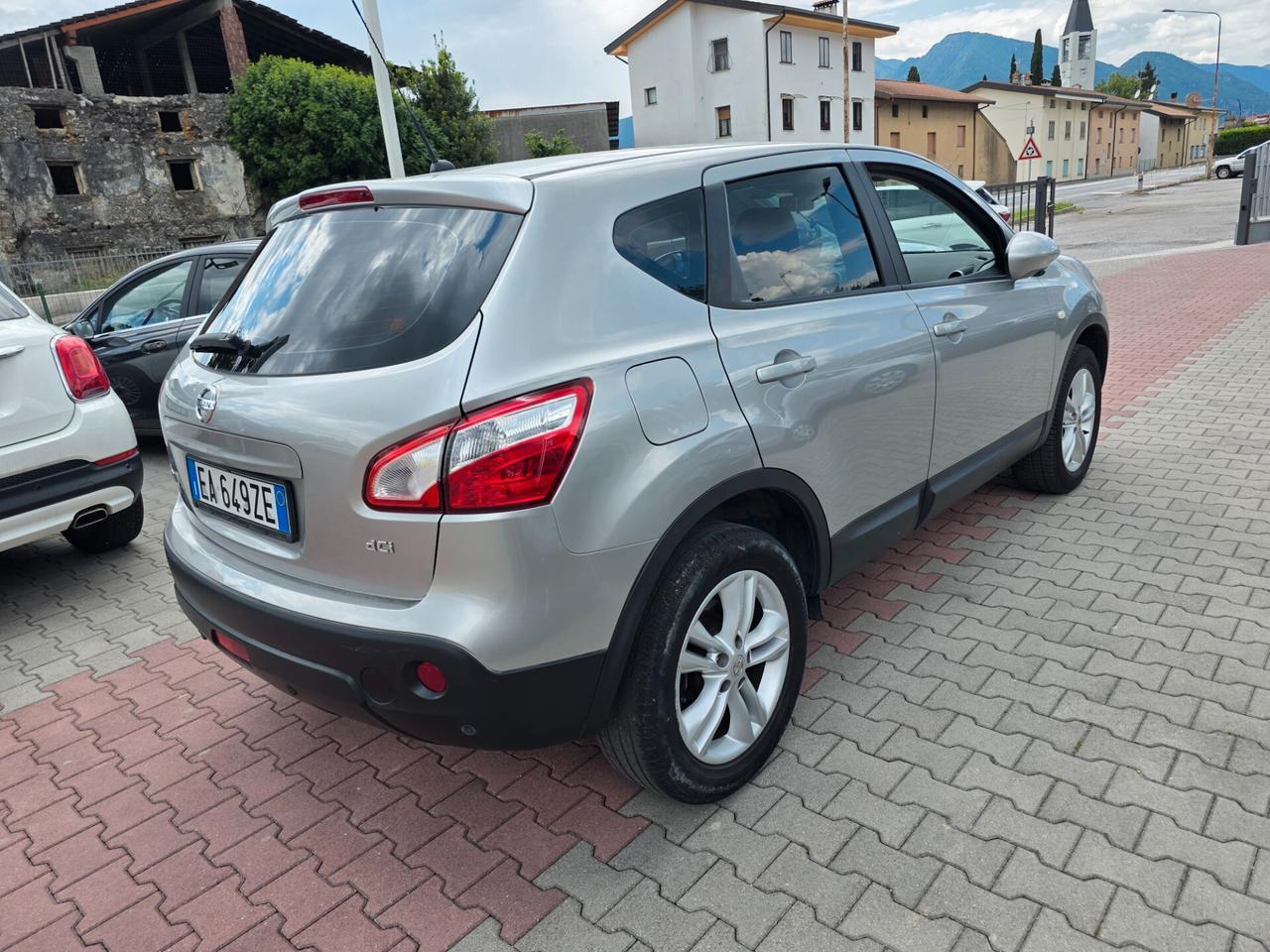 Nissan Qashqai 2.0 dCi DPF Tekna